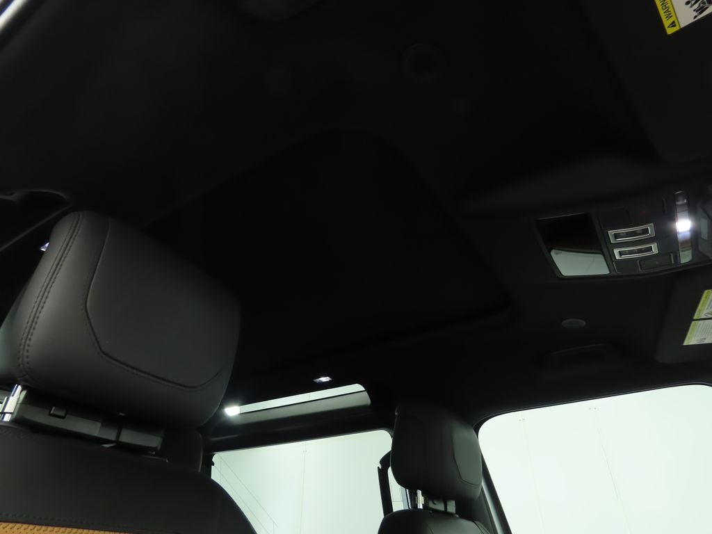 2023 Land Rover Defender 90 19