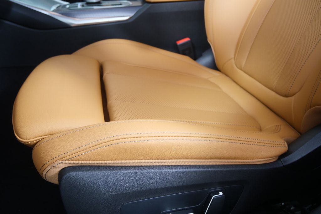 Thumbnail: 2026 BMW 3 Series - 9