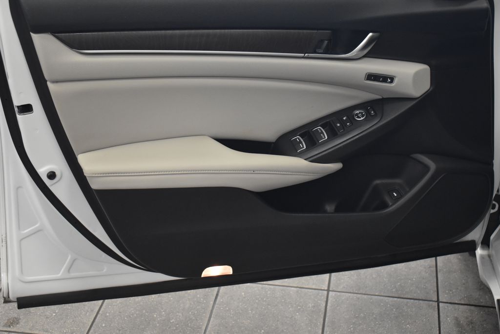 Thumbnail: 2018 Honda Accord - 15