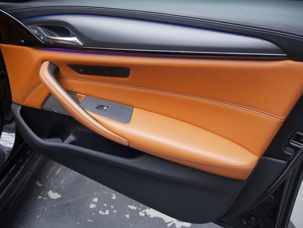 Thumbnail: 2020 BMW M5 - 15