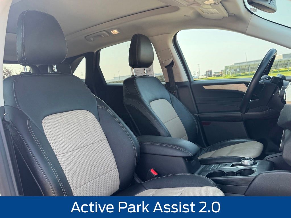 2022 Ford Escape Titanium