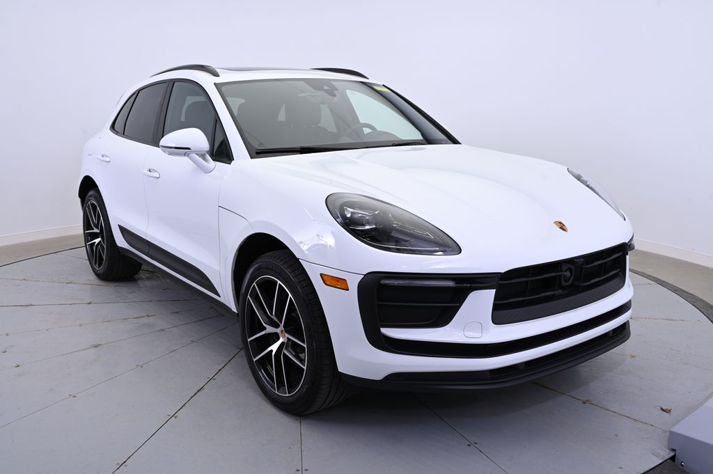 Thumbnail: 2024 Porsche Macan - 9