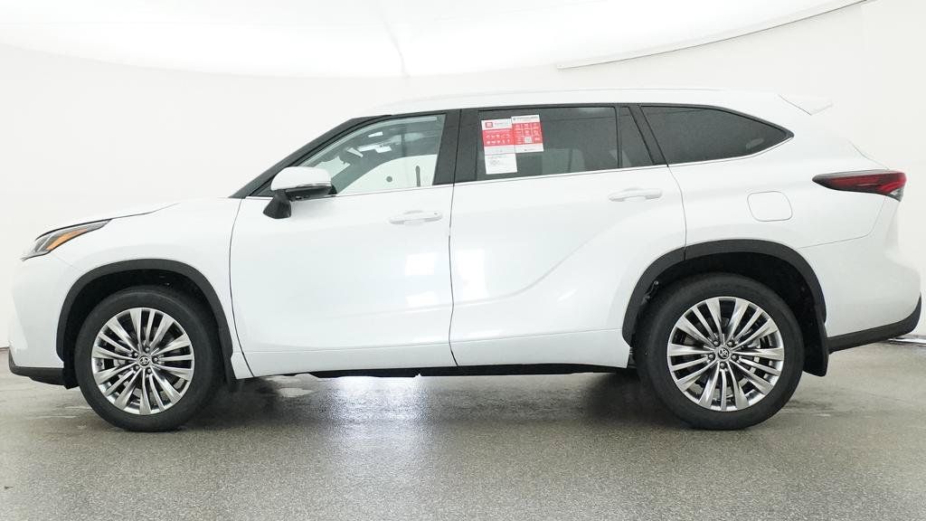 Thumbnail: 2026 Toyota Highlander - 2