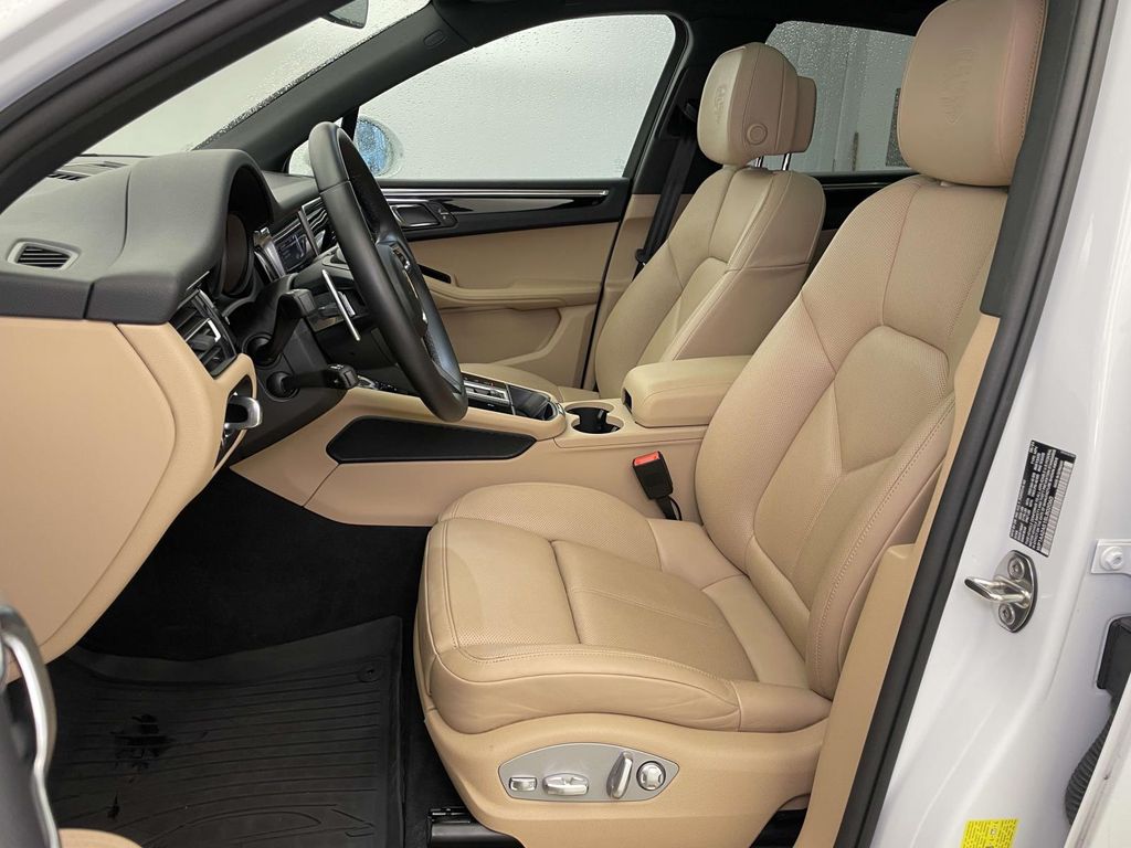 2025 Porsche Macan - 4