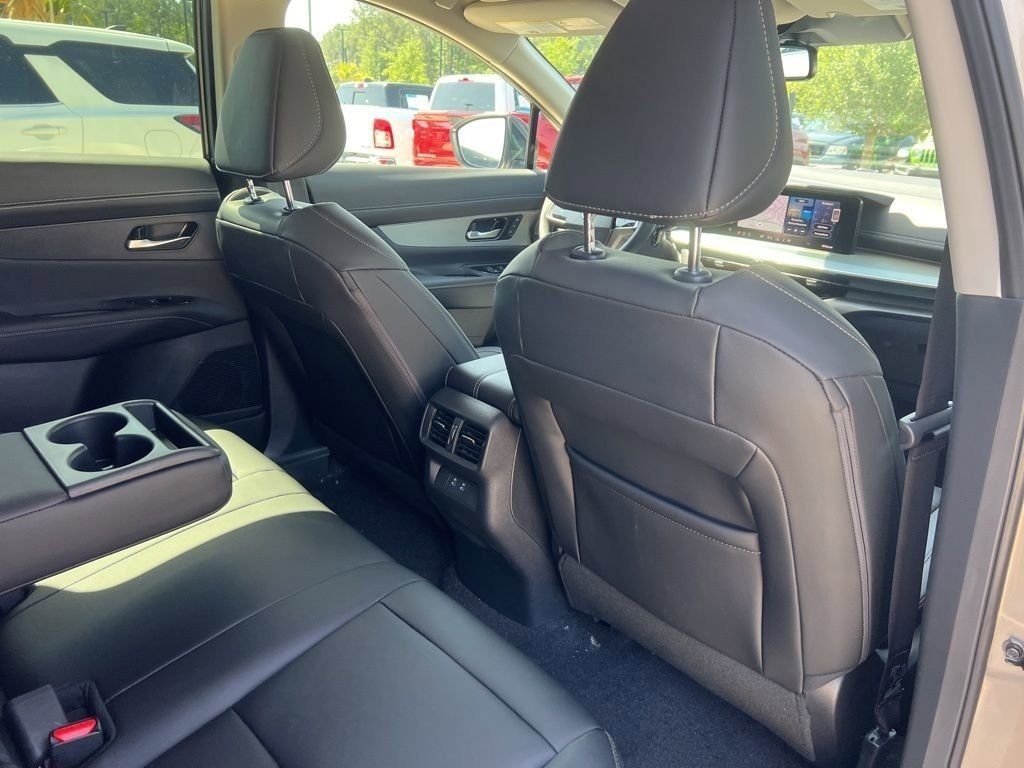 2025 Champagne Silver Metallic Nissan Murano SL AWD SUV