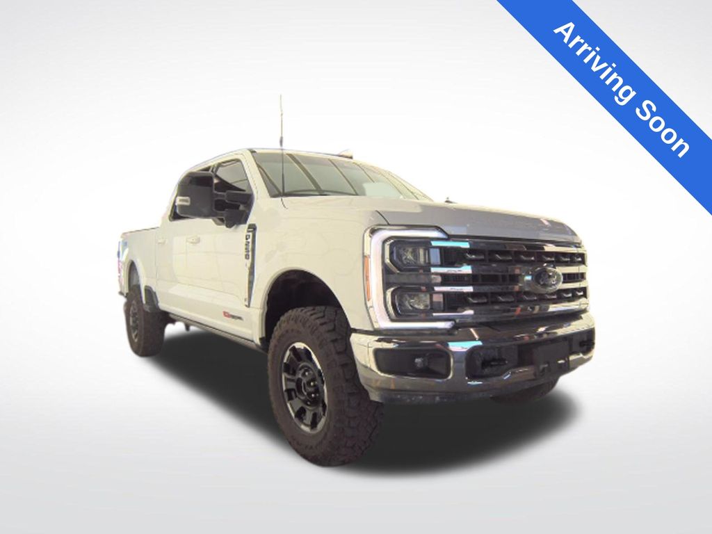 Oxford White 2025 Ford F-250 Super Duty Pickup Truck Four-Wheel Drive Automatic