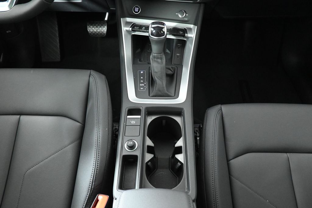 Thumbnail: 2025 Audi Q3 - 19