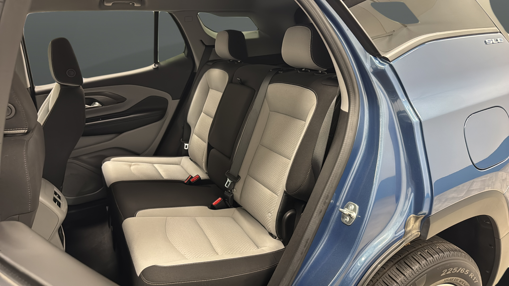 Used 2024 Downpour Metallic GMC SLE image 23