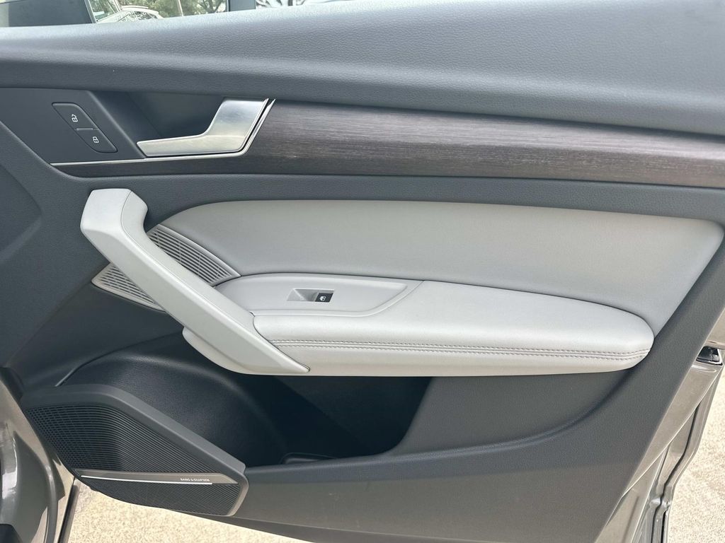 Thumbnail: 2023 Audi Q5 - 19