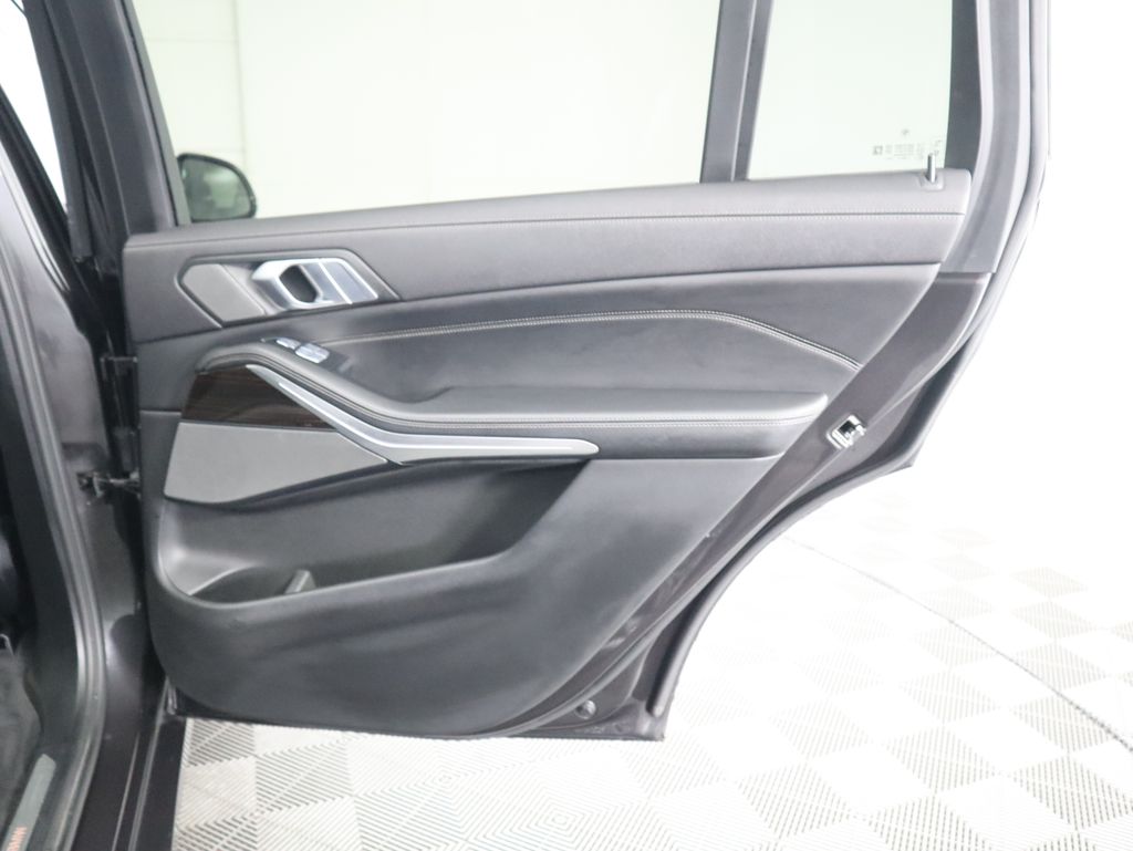 Thumbnail: 2021 BMW X7 - 28