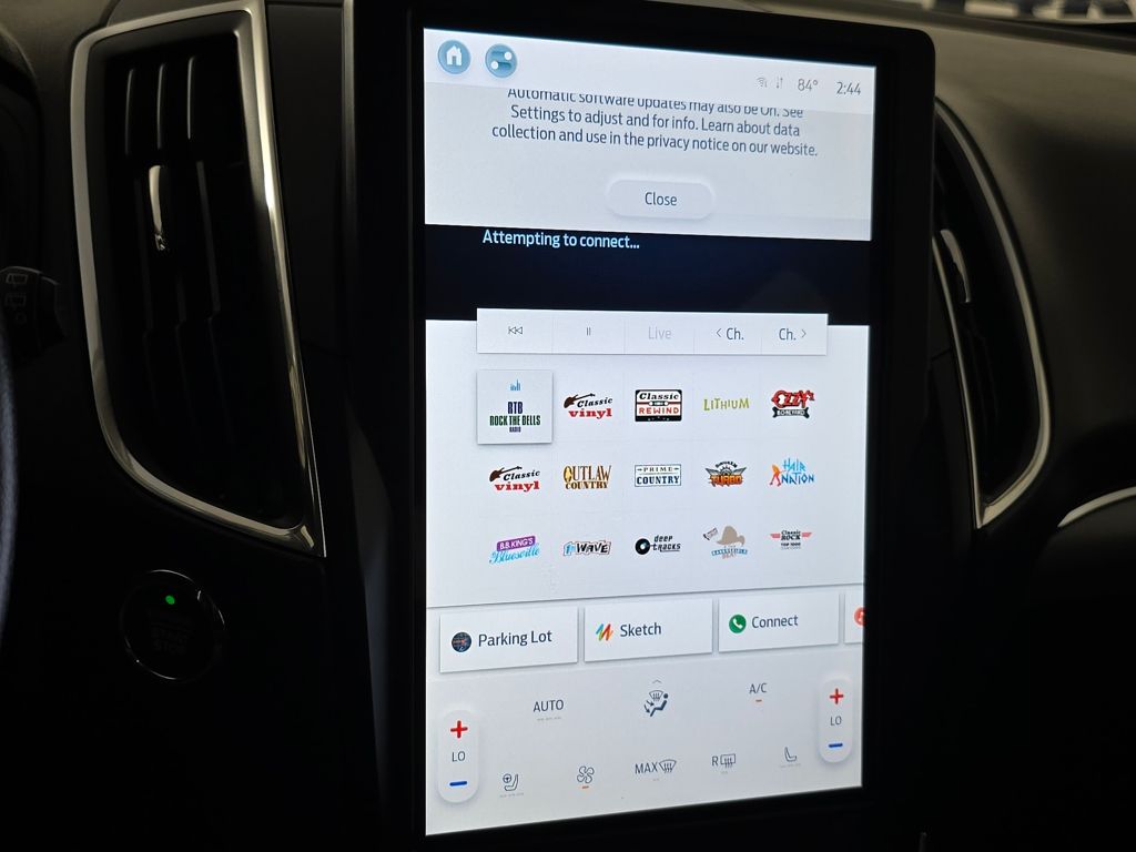 2022 Ford Edge Titanium photo 23