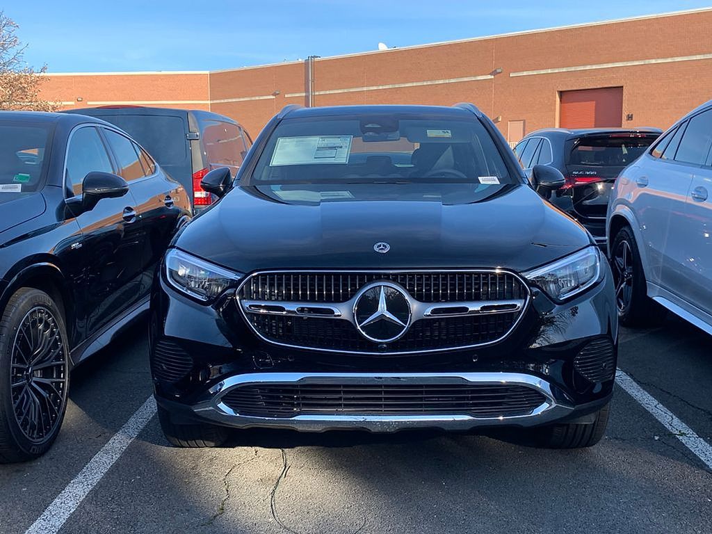 Thumbnail: 2026 Mercedes-Benz GLC - 2