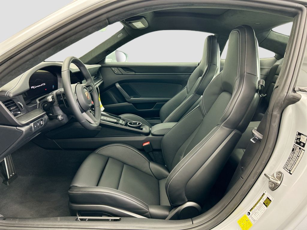 Thumbnail: 2026 Porsche 911 - 5