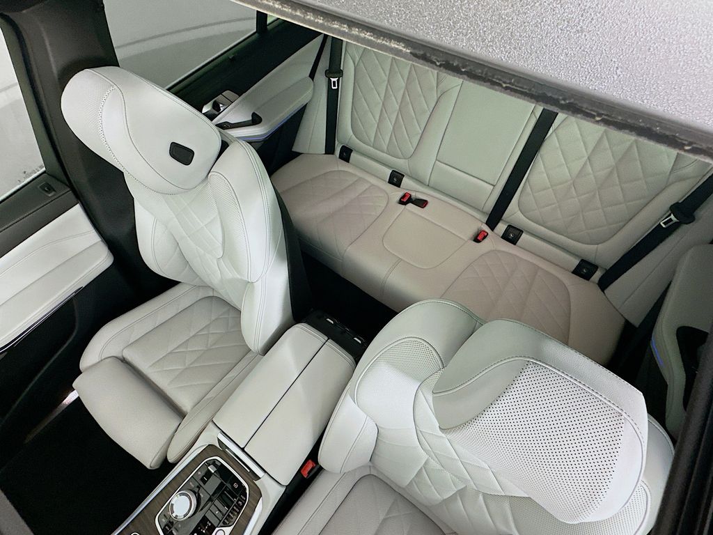 Thumbnail: 2025 BMW X5 - 22