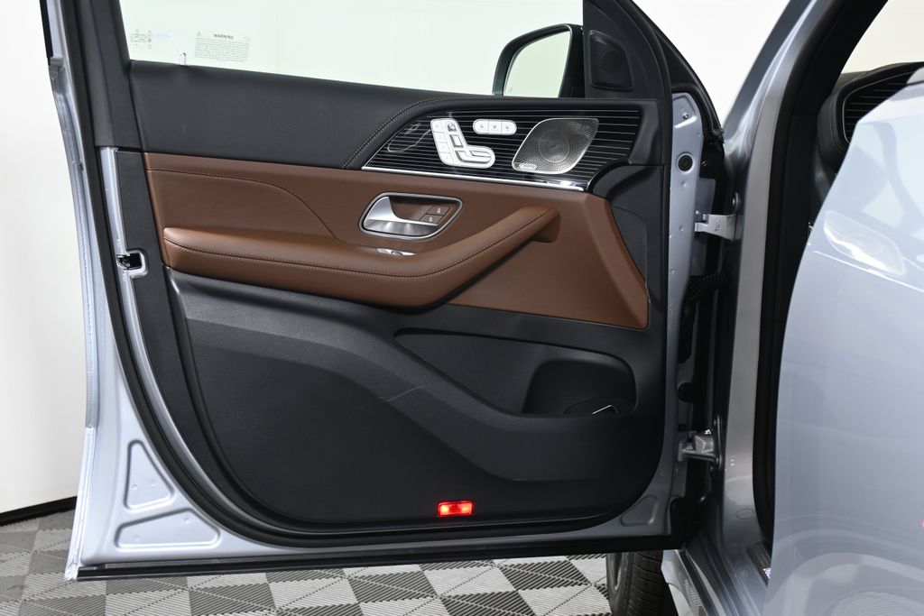 Thumbnail: 2026 Mercedes-Benz GLE - 24