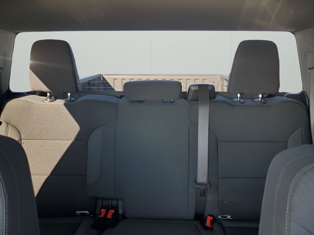 New 2026 White GMC Elevation image 40