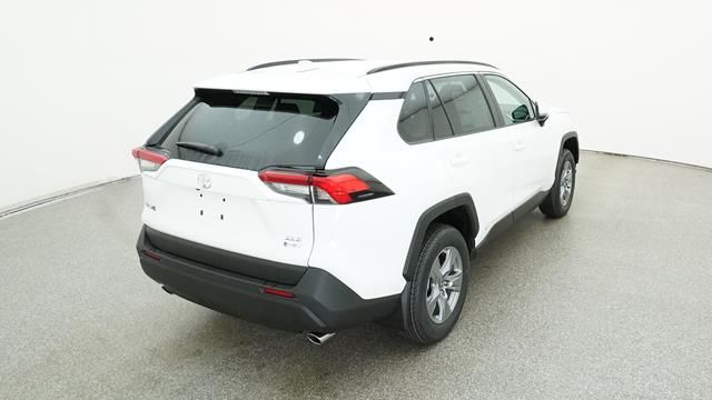 2025 Toyota RAV4 XLE 3