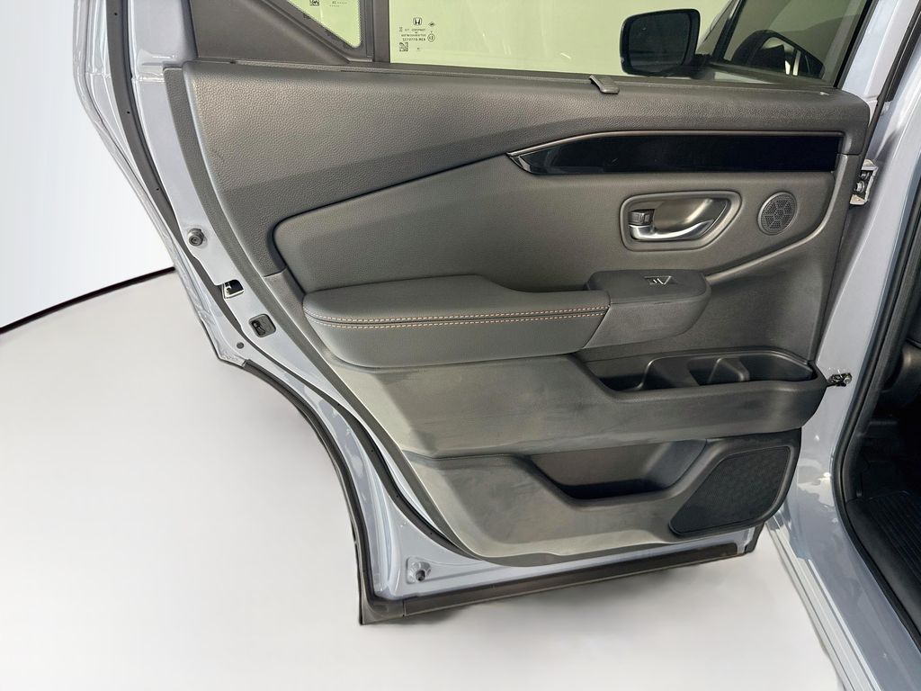Thumbnail: 2026 Honda Pilot - 27
