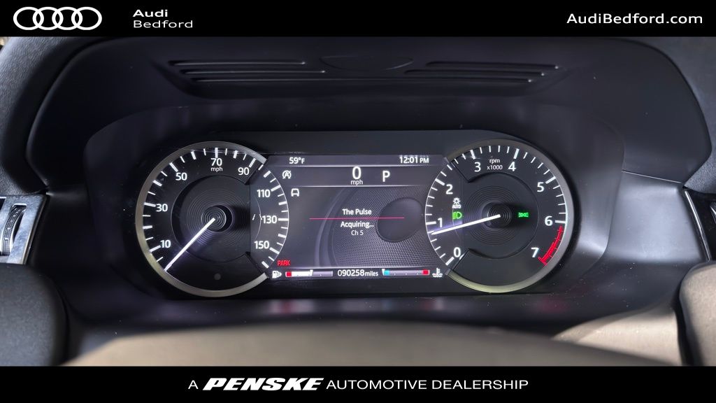 Thumbnail: 2020 Land Rover Discovery Sport - 15