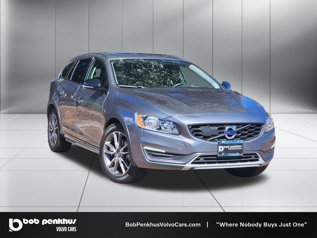  2016 Volvo V60 Cross Country   