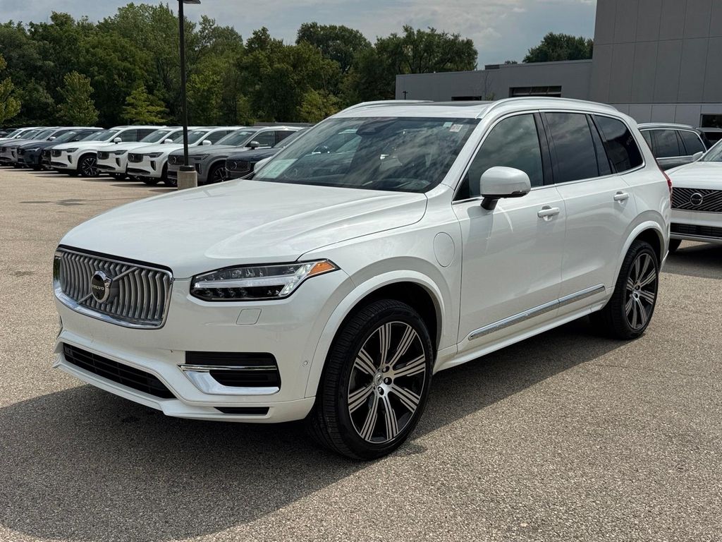 2025 Volvo XC90 Recharge T8 Ultra Bright Theme 6-Passenger eAWD