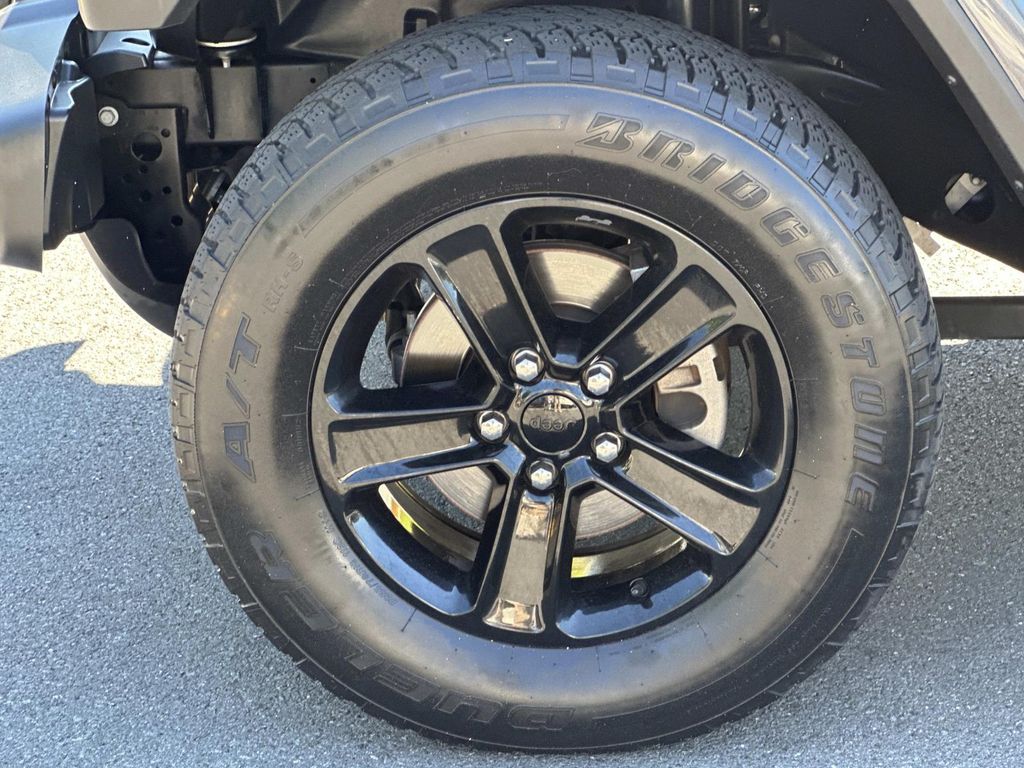 Thumbnail: 2020 Jeep Wrangler - 9