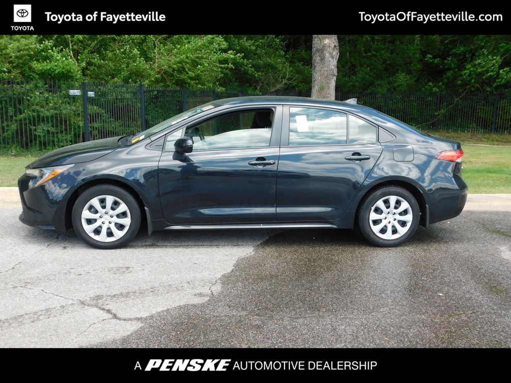 2022 Toyota Corolla LE 2