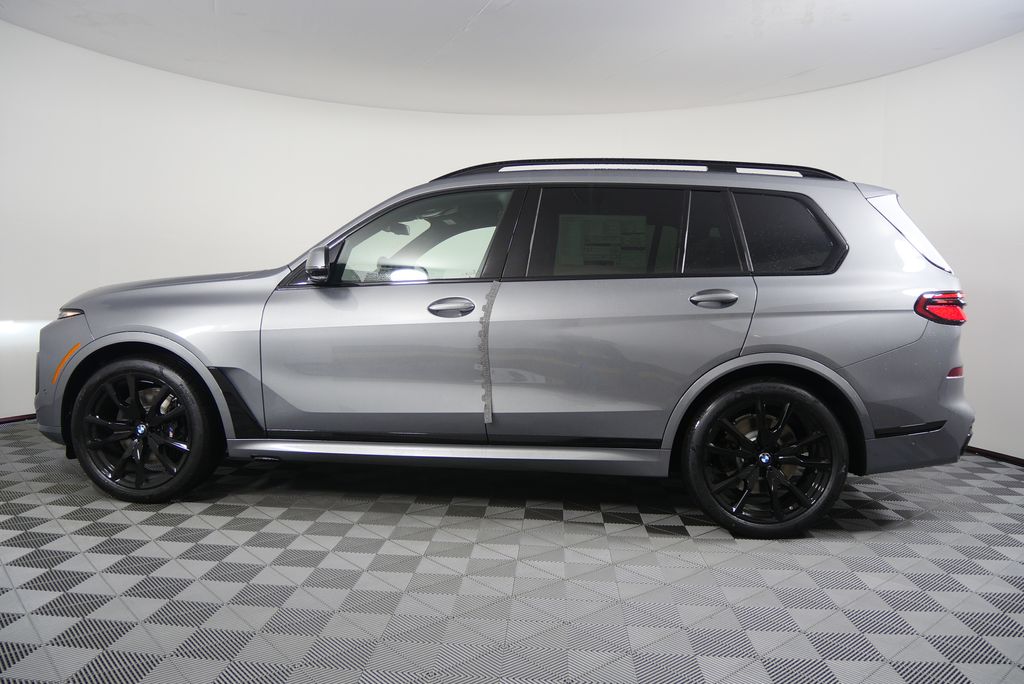 Thumbnail: 2026 BMW X7 - 6