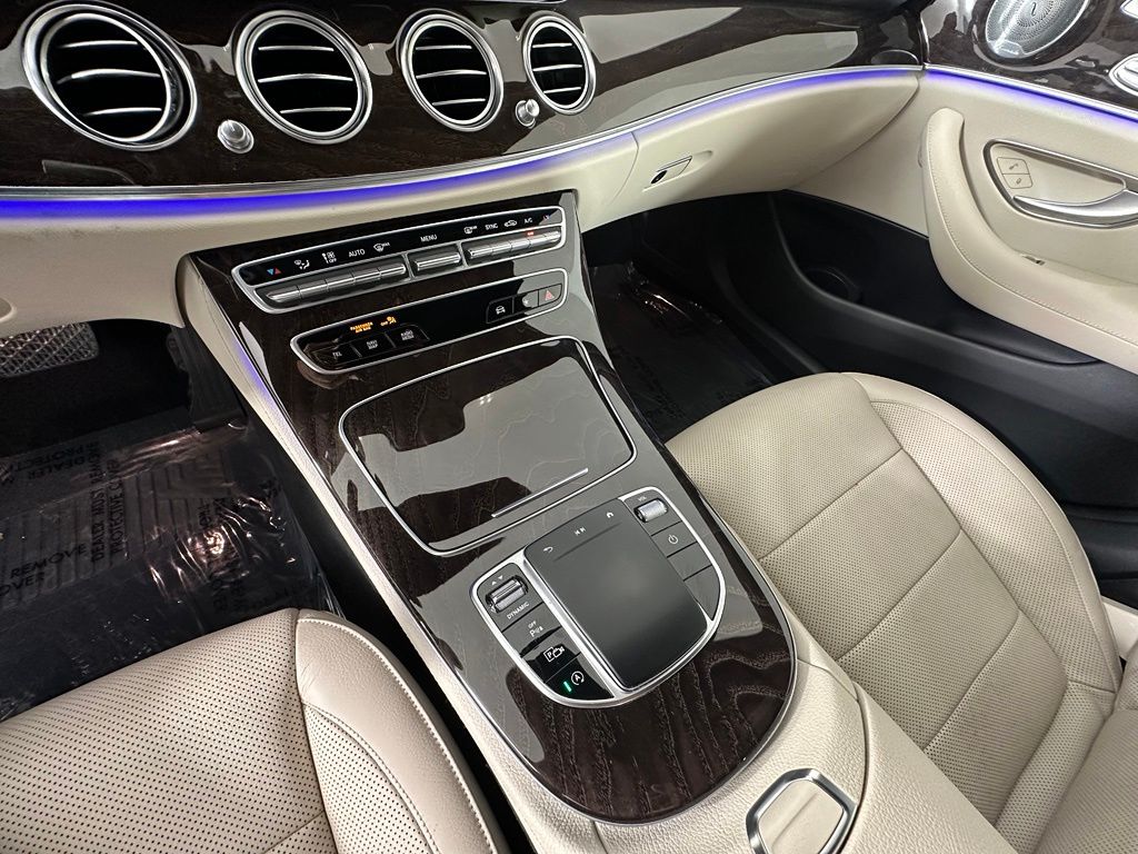 Thumbnail: 2021 Mercedes-Benz E-Class - 30