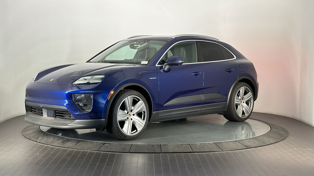 2024 Porsche Macan T -
                Santa Clara, CA