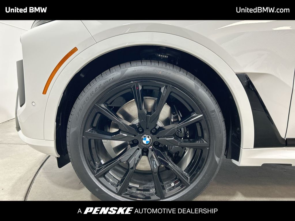 Thumbnail: 2026 BMW X7 - 10