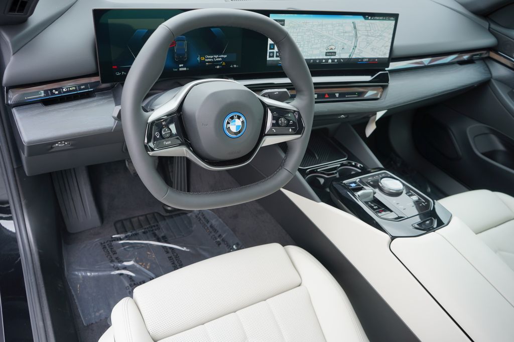 2024 BMW i5 eDrive40 12