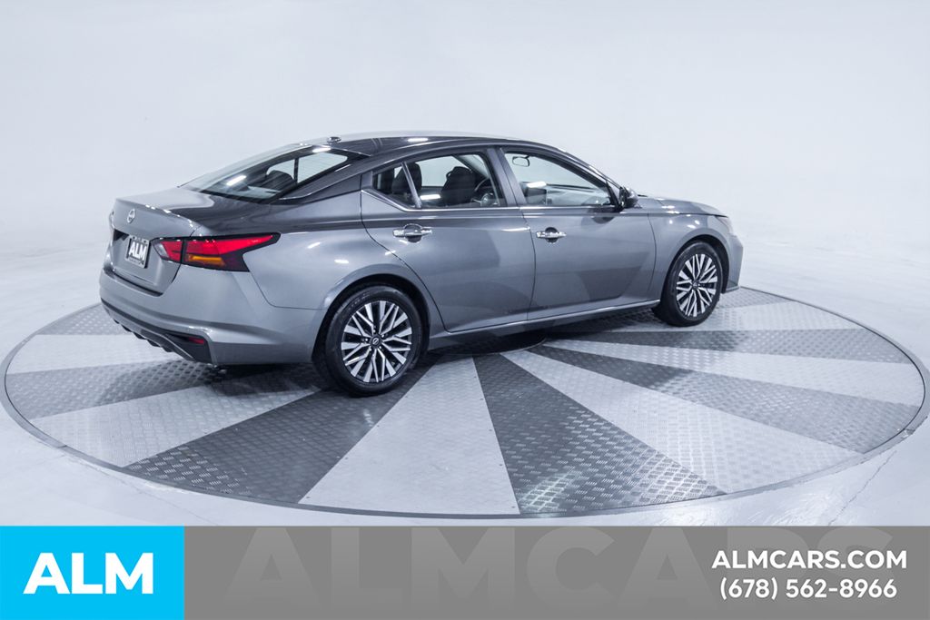 Used 2025 Gray Nissan 2.5 SV image 19