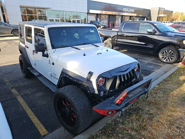 2016 Jeep Wrangler Unlimited Sahara 4