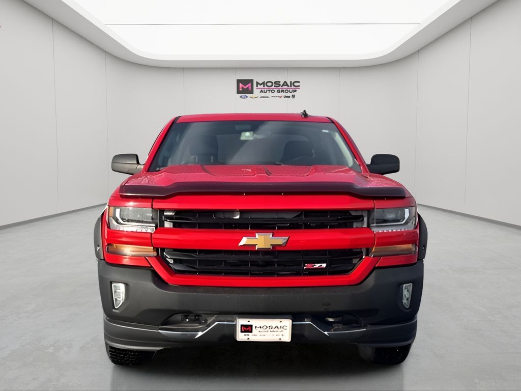 Used 2017 Chevrolet Silverado 1500 LT with VIN 1GCVKREC5HZ220622 for sale in Zumbrota, Minnesota