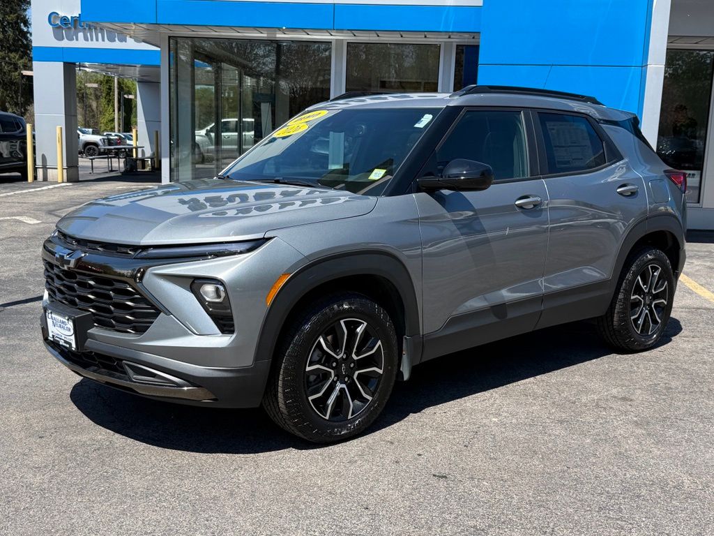 Sterling Gray Metallic 2026 Chevrolet Trailblazer SUV / Crossover Four-Wheel Drive 9-Speed Automatic