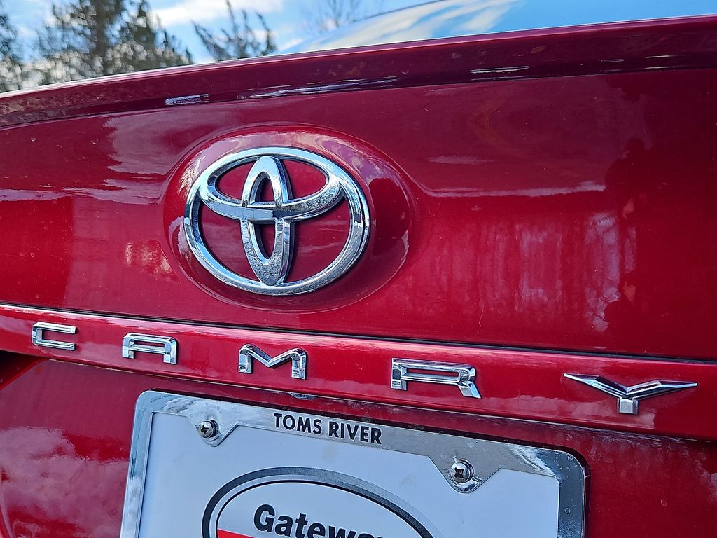 Thumbnail: 2018 Toyota Camry - 30