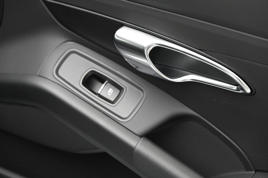 2025 Porsche 718 Cayman  18