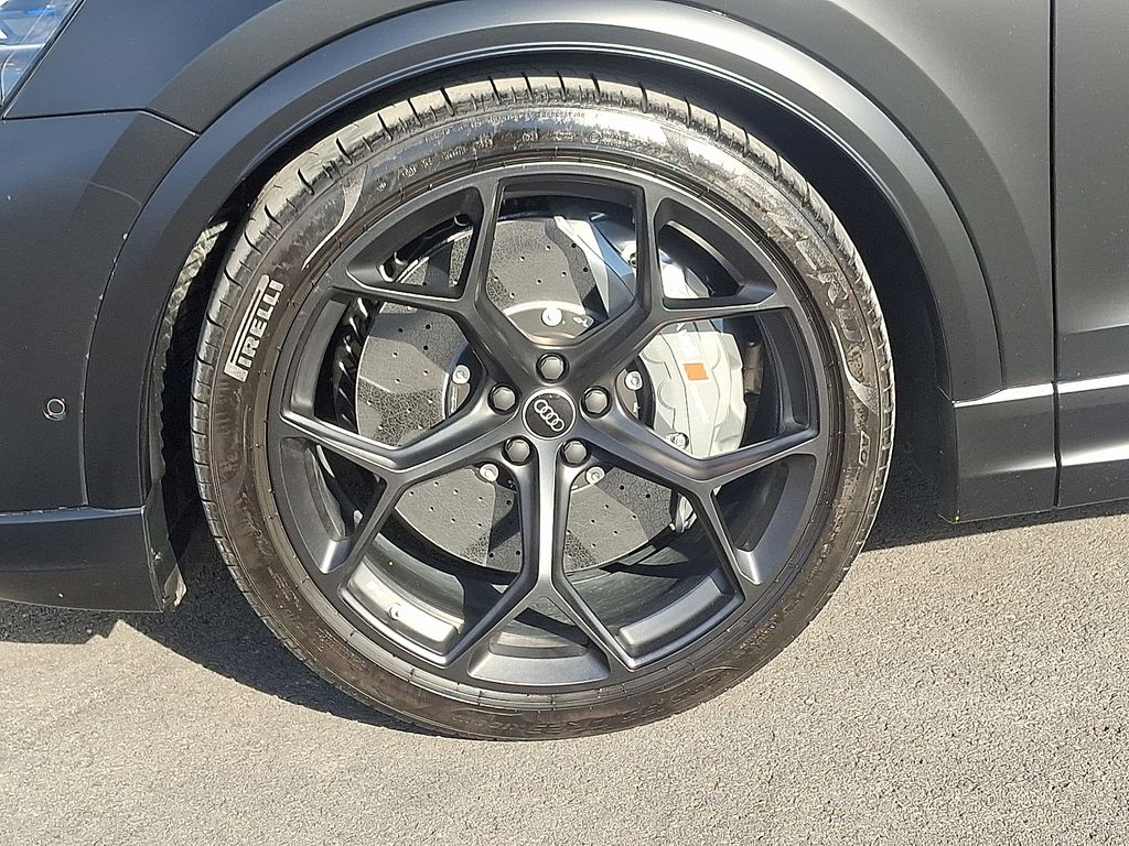 Thumbnail: 2025 Audi RS Q8 - 8