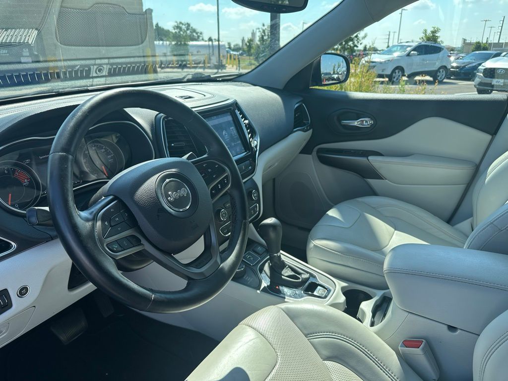 Thumbnail: 2019 Jeep Cherokee - 5