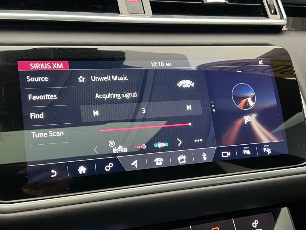 Thumbnail: 2020 Land Rover Range Rover Velar - 15