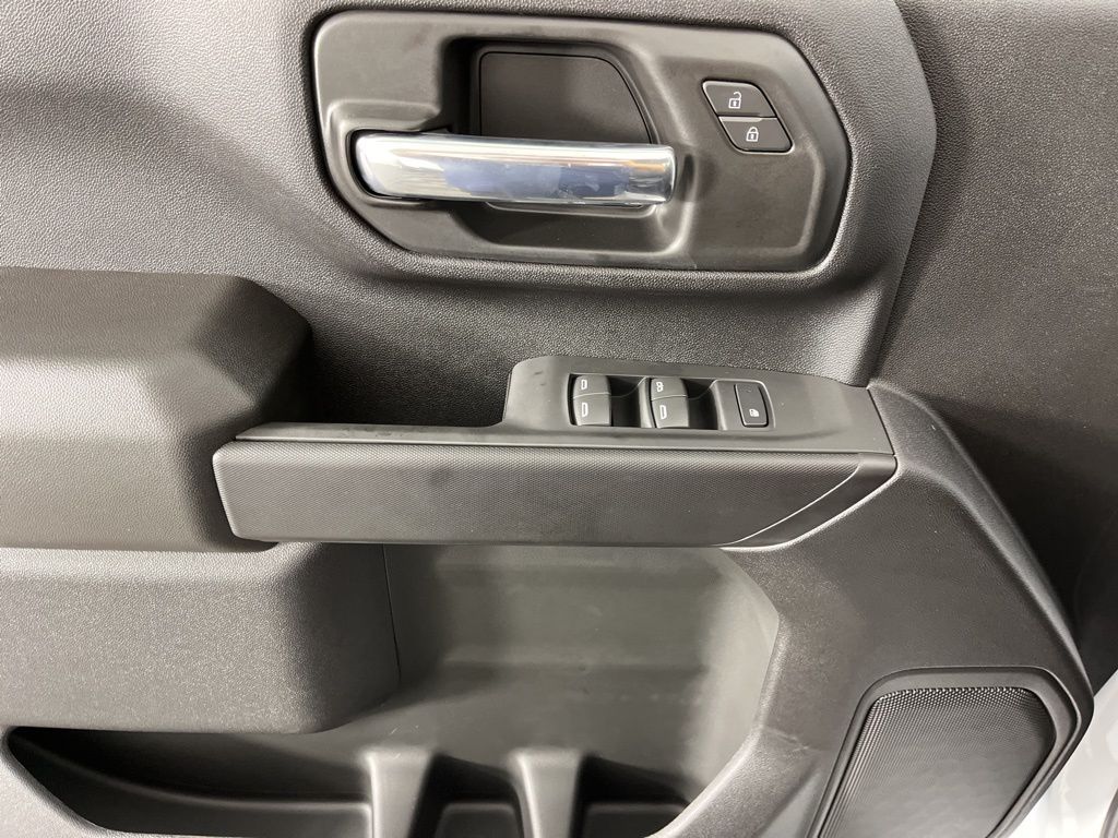 Thumbnail: 2026 Chevrolet Silverado 2500 - 26