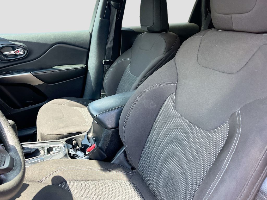 2021 Jeep Cherokee Latitude Red at Emmons Autoplex