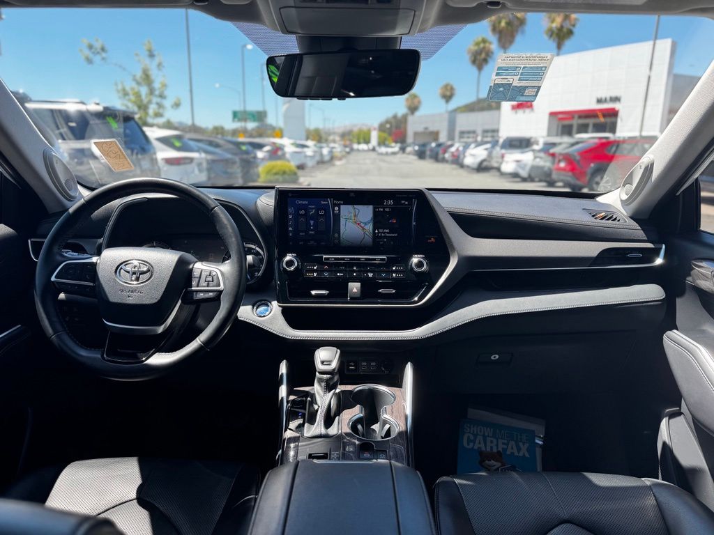 Used 2022 Toyota Highlander Hybrid SUV