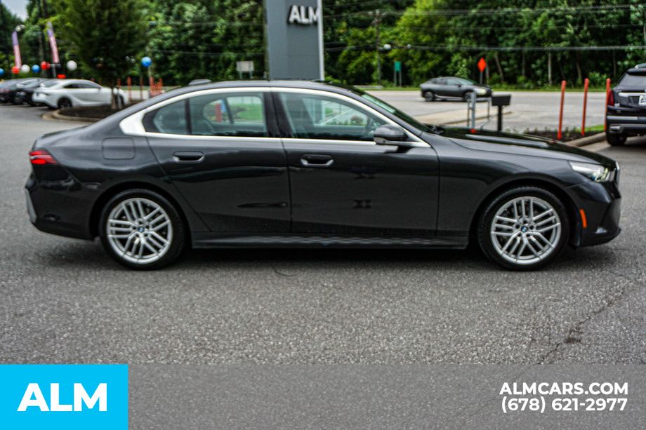 Used 2025 Gray BMW 530i image 9