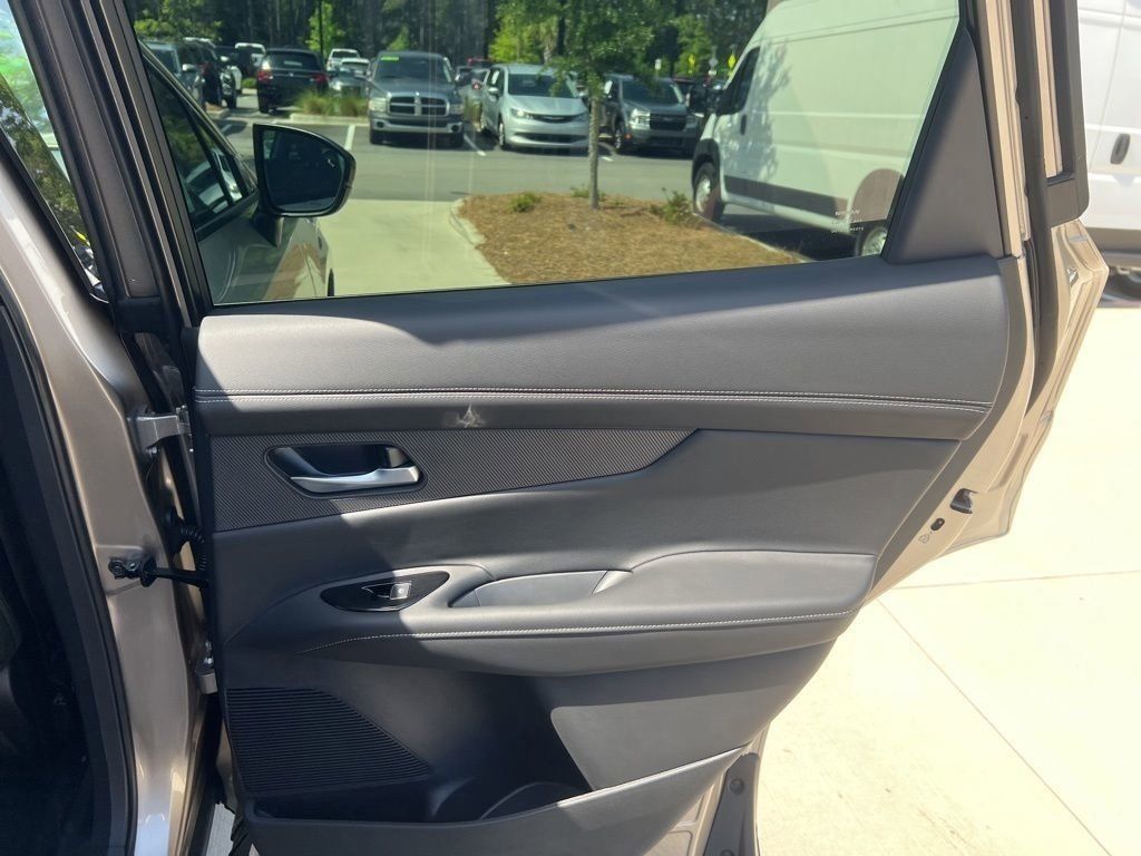 2025 Champagne Silver Metallic Nissan Murano SL AWD SUV