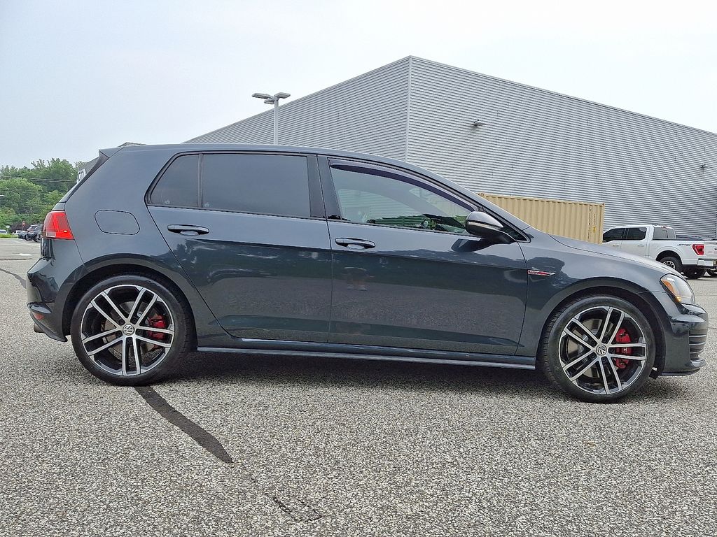 Thumbnail: 2017 Volkswagen Golf - 7