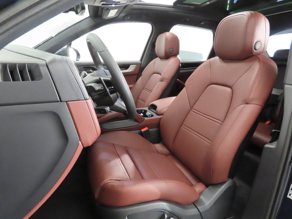 Thumbnail: 2026 Porsche Cayenne - 5