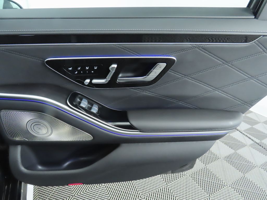 2025 Mercedes-Benz S-Class AMG S 63 4MATIC 29