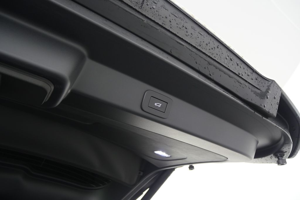 Thumbnail: 2025 Land Rover Range Rover Sport - 20